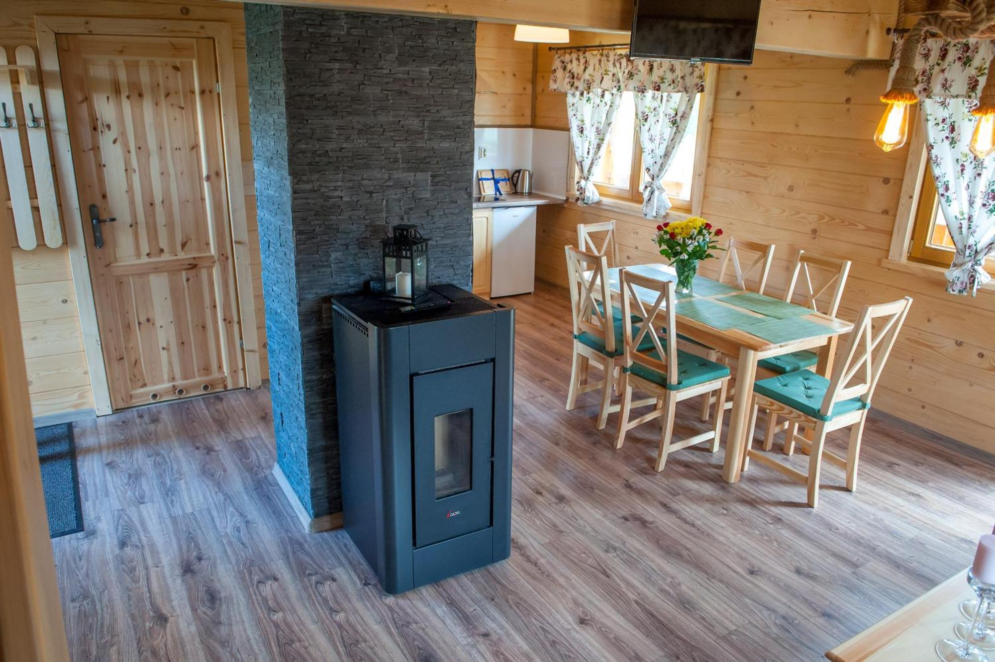 Zagroda Z Bala Z Basenem &sauna & Jacuzzi & Balia Chalet Slopnice