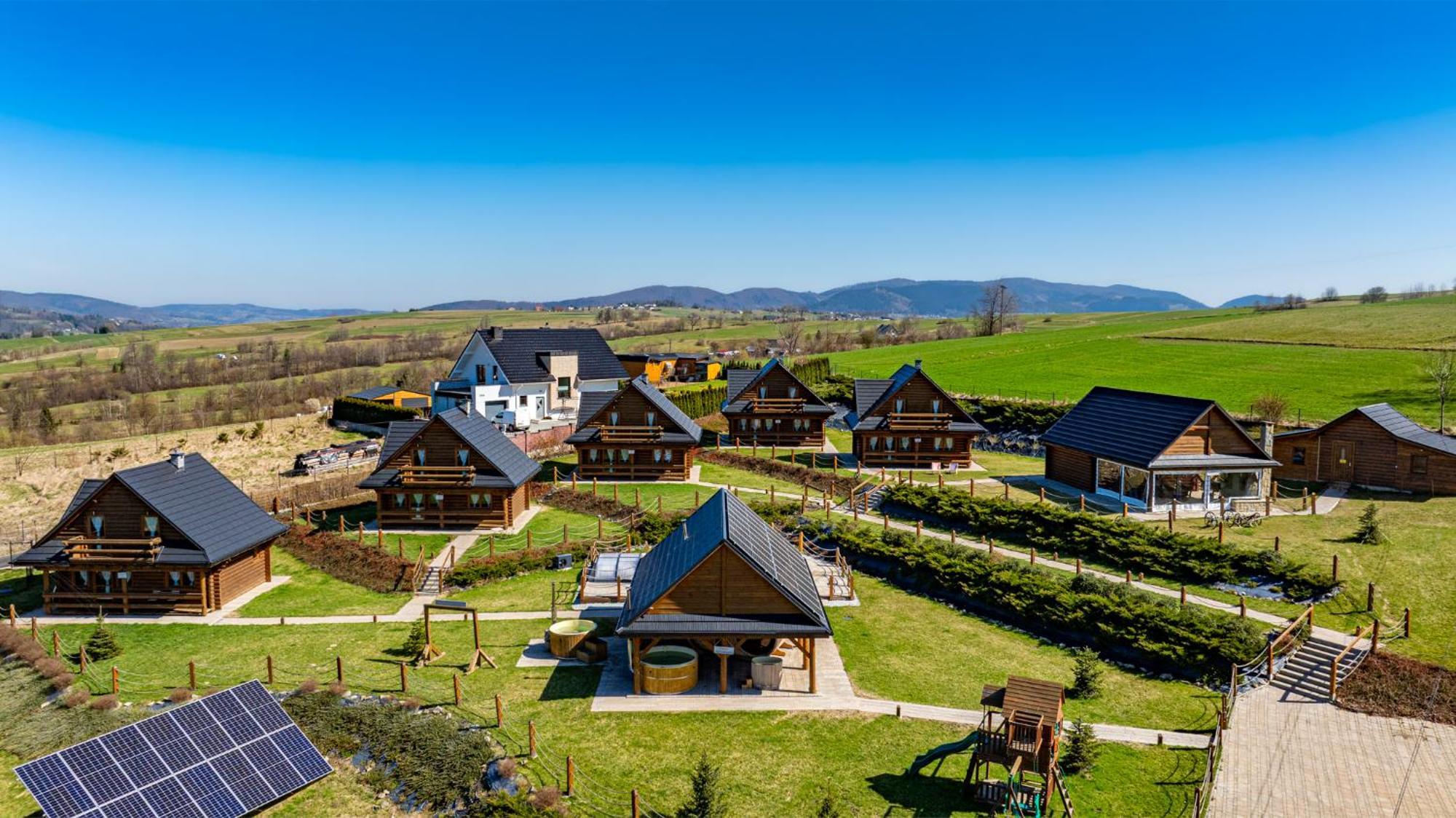Zagroda Z Bala Z Basenem &sauna & Jacuzzi & Balia Chalet Slopnice